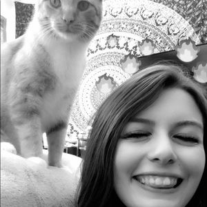 Meet your Posher, Olivia